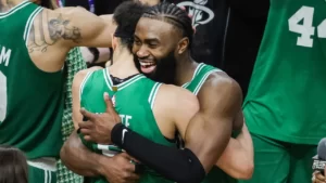 Read more about the article Breaking News: Jaylen Brown Signs $304 Million Celtics Contract – Richest in NBA History!