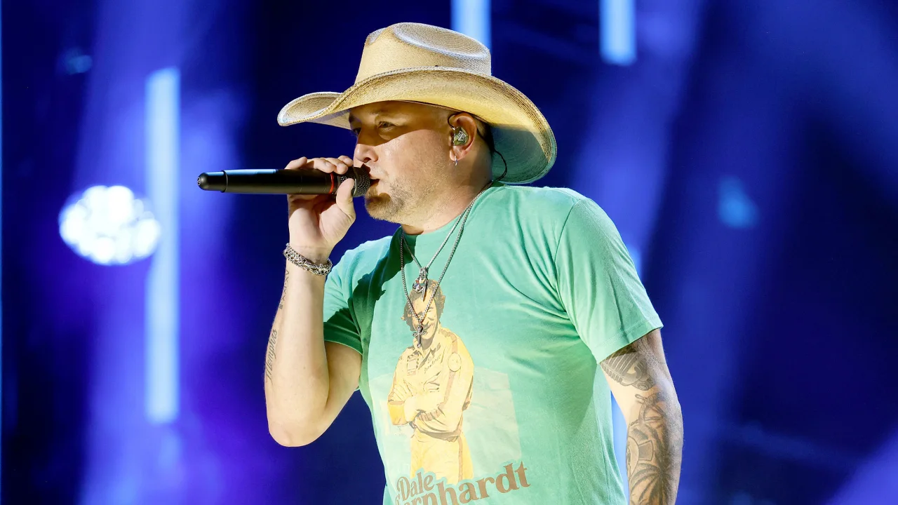 You are currently viewing Controversial Music Video Causes Uproar! Jason Aldean’s Shocking Revelation Shocks Fans!