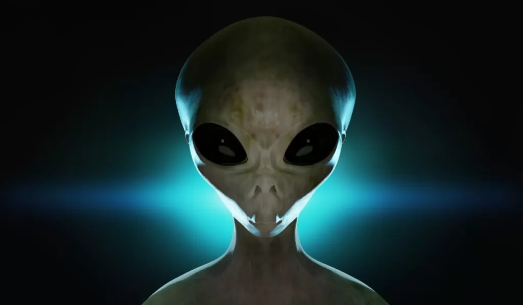 Close Encounters of the Hilarious Kind: Ben Kingsley Befriends Jules the Aliens!