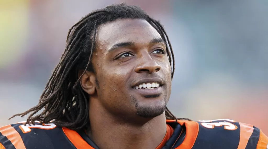 Former NFL running back Alex Collins dies at 28 in motorcycle crash
