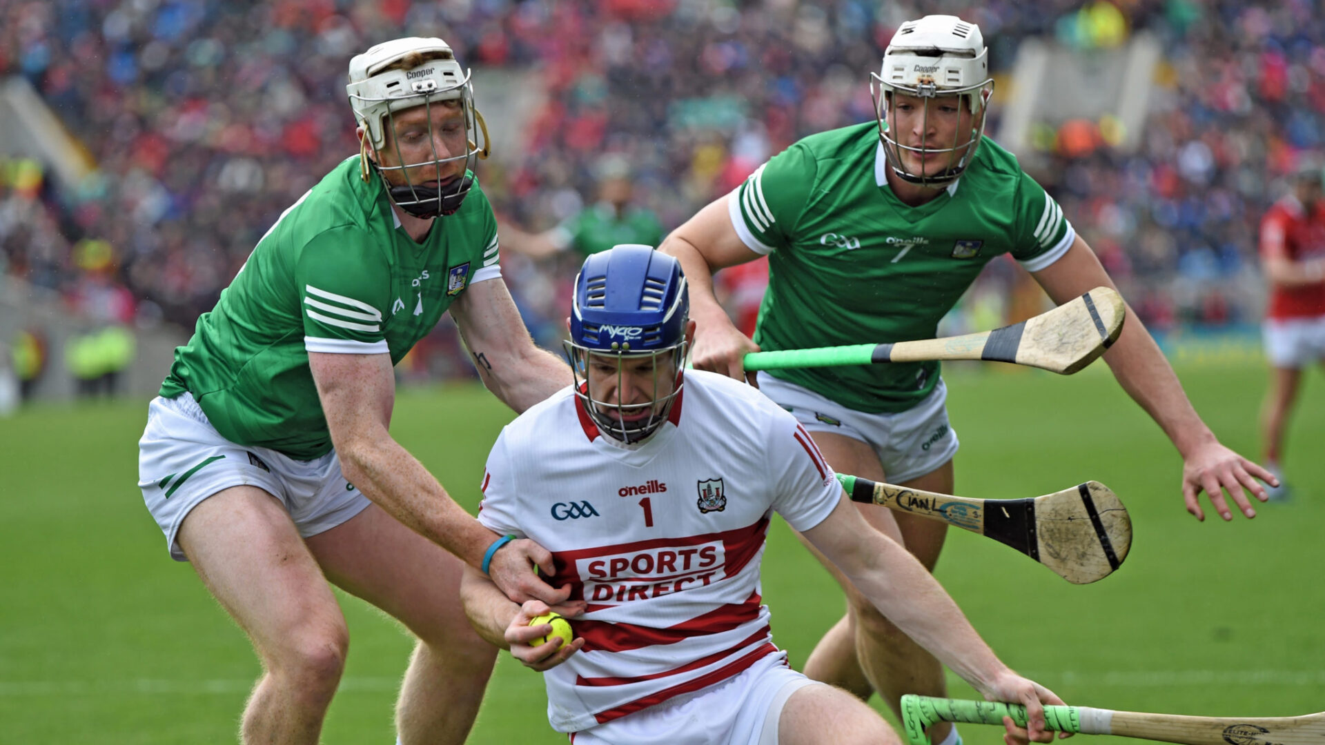 You are currently viewing The Thrilling Clash: Limerick vs. Cork in the All-Ireland Senior Hurling Championship
